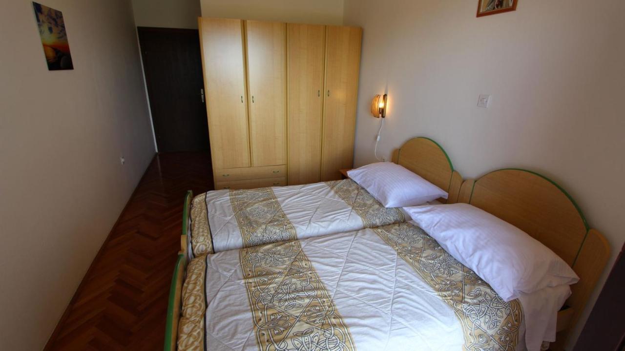 Apartments And Rooms Jelka Malinska Dış mekan fotoğraf