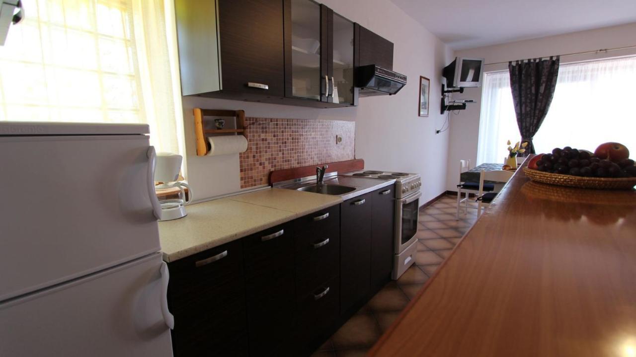 Apartments And Rooms Jelka Malinska Dış mekan fotoğraf