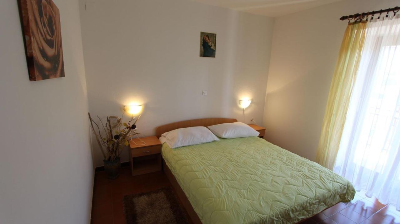 Apartments And Rooms Jelka Malinska Dış mekan fotoğraf