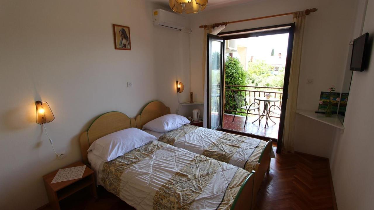 Apartments And Rooms Jelka Malinska Dış mekan fotoğraf