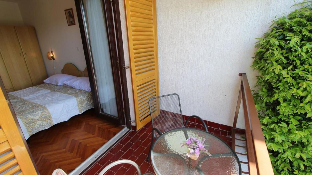 Apartments And Rooms Jelka Malinska Dış mekan fotoğraf
