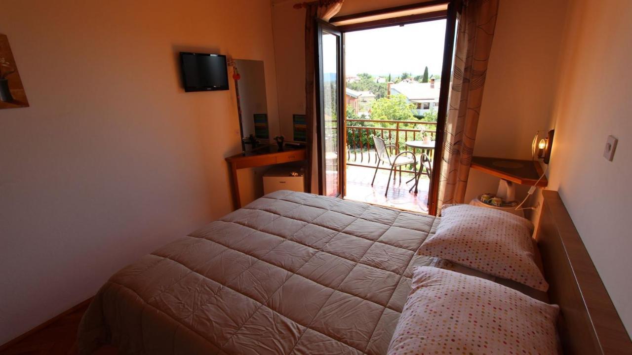 Apartments And Rooms Jelka Malinska Dış mekan fotoğraf