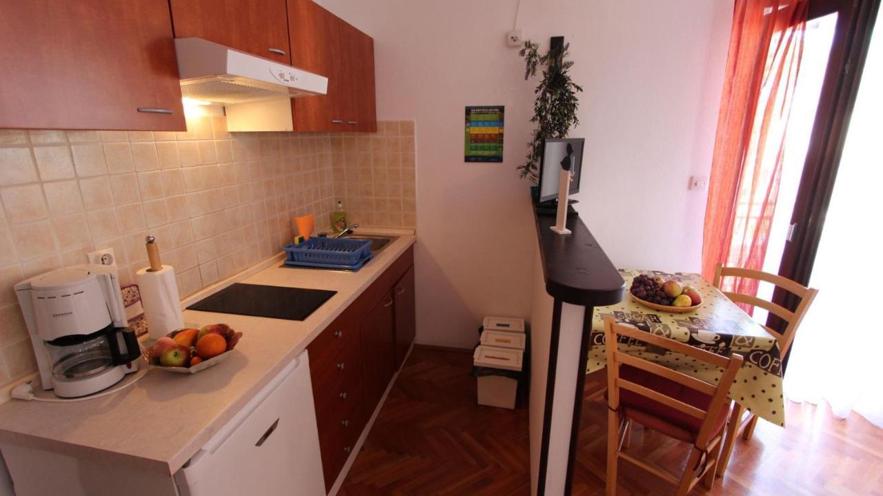 Apartments And Rooms Jelka Malinska Dış mekan fotoğraf
