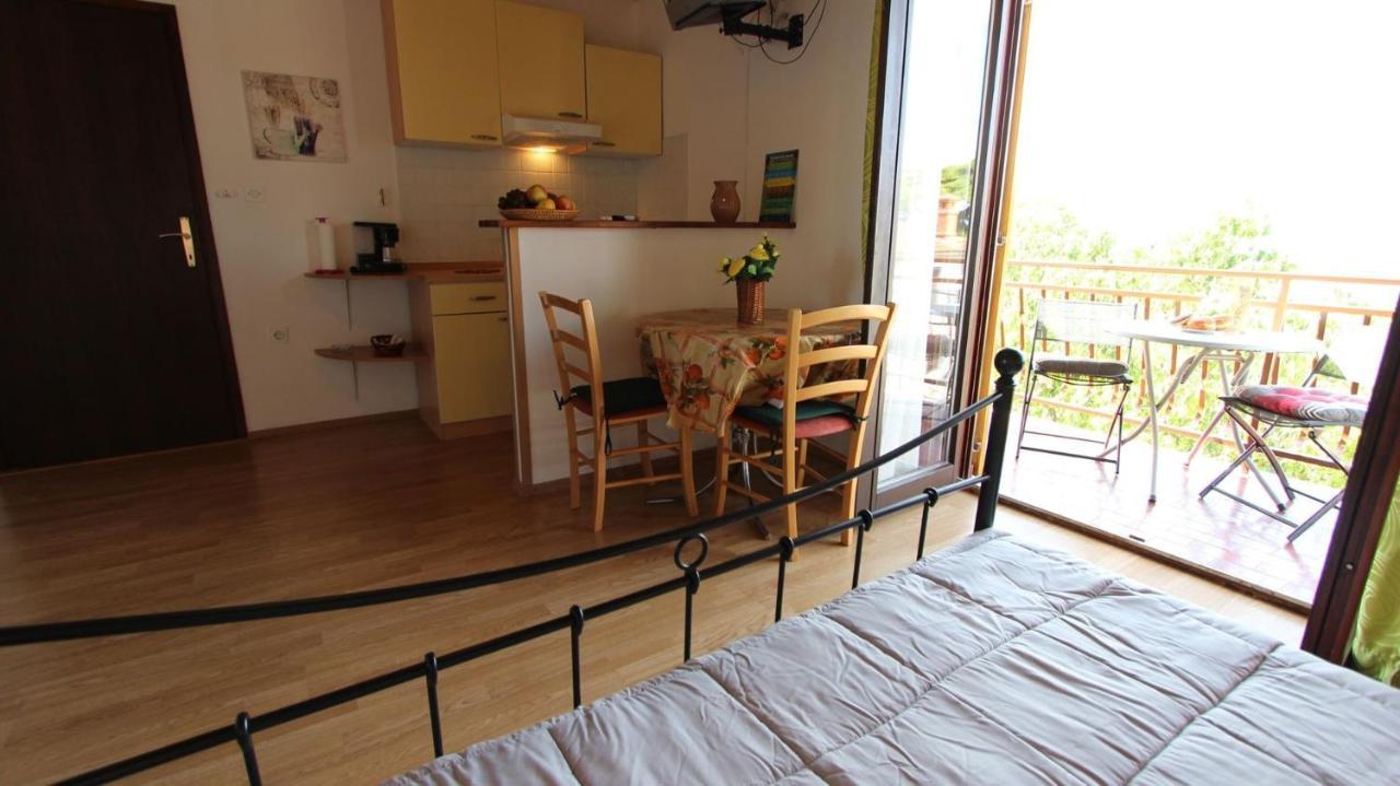Apartments And Rooms Jelka Malinska Dış mekan fotoğraf