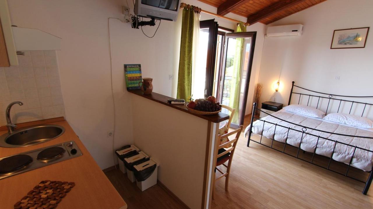 Apartments And Rooms Jelka Malinska Dış mekan fotoğraf
