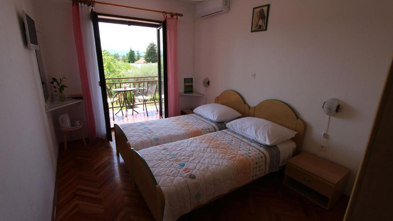 Apartments And Rooms Jelka Malinska Dış mekan fotoğraf