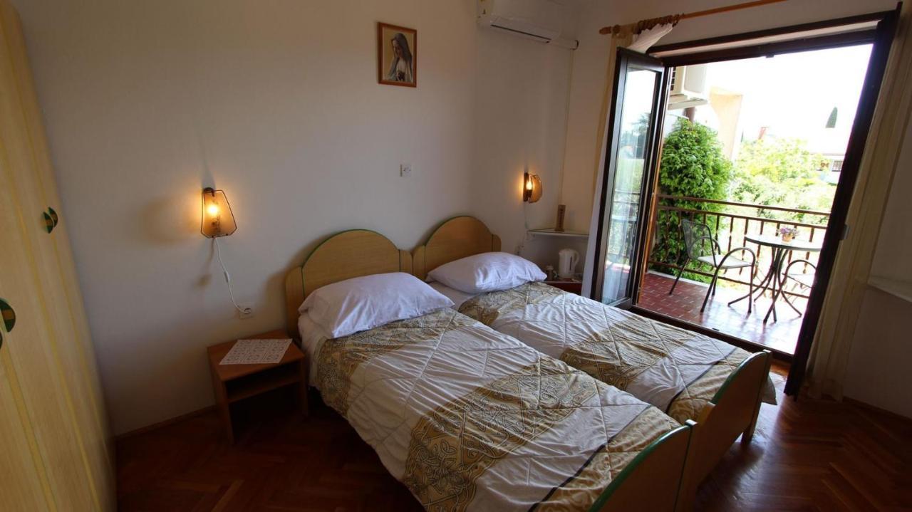 Apartments And Rooms Jelka Malinska Dış mekan fotoğraf